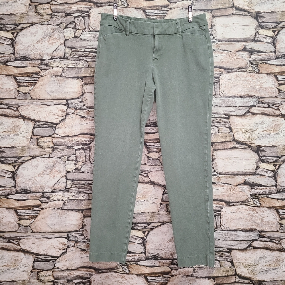 Old Navy Womens Pixie Chino Pants Sz 4 Skinny Solid Green Mid Rise Slash Pockets